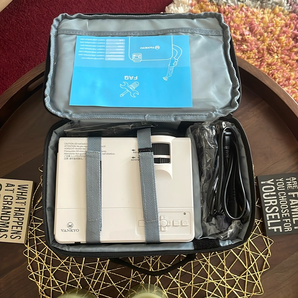 Vankyo projector with remote and case Leisure 3 never used. Brand new!